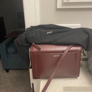 DKNY Médium Leather Bag
